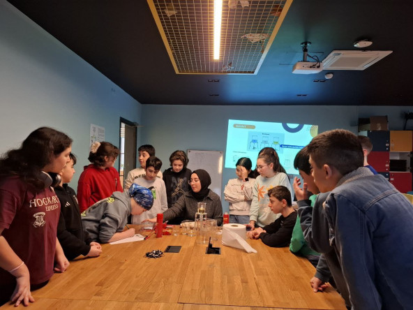 Bilim Fatih'te Deneyap Kapsamında Nanoteknoloji ve Malzeme Bilimi Dersiyle Öğrencilerimiz Bilimin En Küçük Ölçeğini Keşfetti