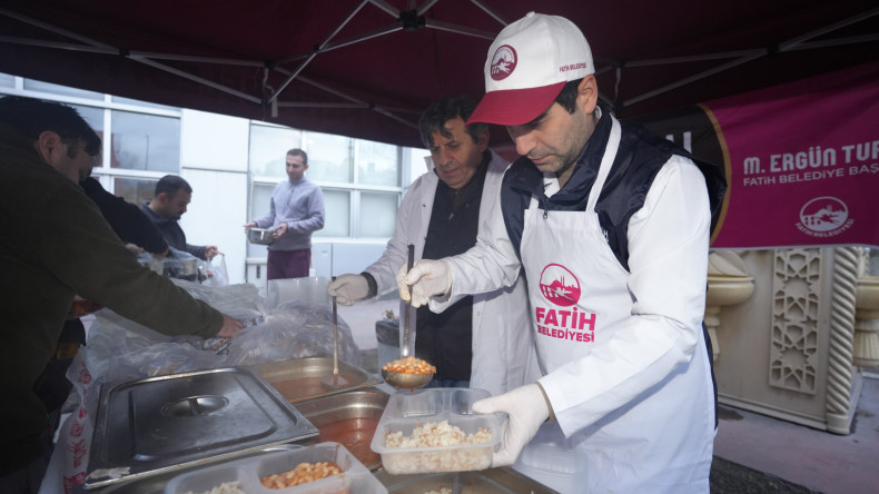 Fatih Belediyesi, Hastanelerde İftar İkramı ile Ramazan'ın Bereketini Paylaşıyor