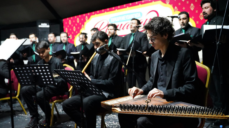 Topkapı Kaleiçi Meydanı'nda Ramazan Akşamları Devam Ediyor: Ayasofya Hafızlar Topluluğu'nun Tasavvuf Müziği Konseri ile Manevi Bir Buluşma