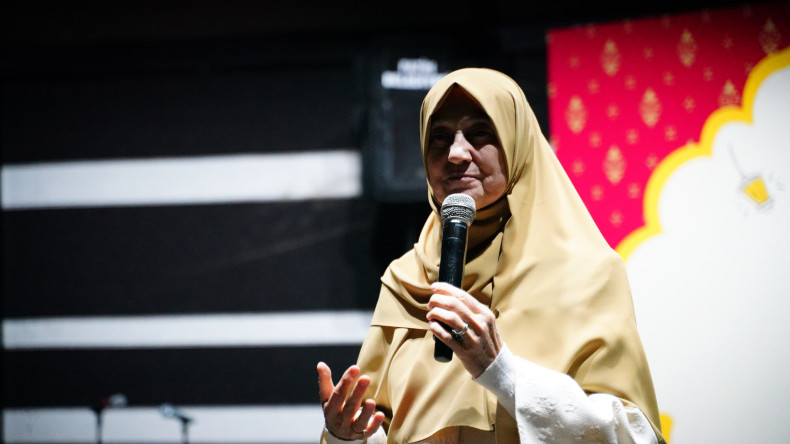 Topkapı Kaleiçi Meydanı'nda Ramazan Akşamları Devam Ediyor: Vatandaşlarımız Saliha Erdim Söyleşisinde Buluştu