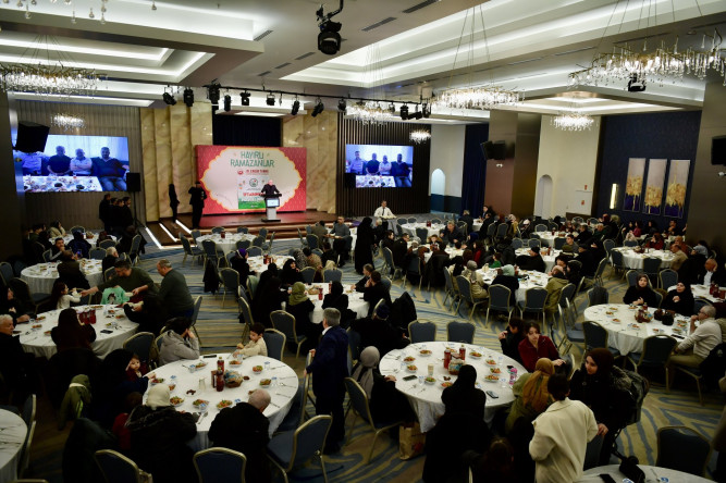 Başkan Turan, Neslişah Sultan Kültür Merkezi'nde Amasya Ormanözü Derneği Üyeleriyle İftar Programında Bir Araya Geldi