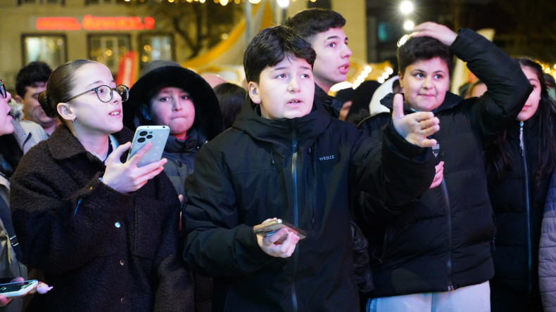 Topkapı Kaleiçi Meydanı, Ramazan'ın Paylaşma ve Dayanışma Ruhu ile Şehrin Ortak Buluşma Alanı Olmayı Sürdürüyor