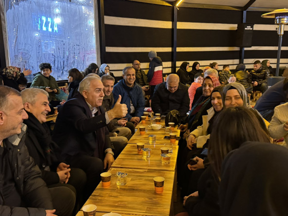 Başkan Turan, Ramazan'ın Manevi İkliminde Topkapı Kaleiçi Meydanı'nda Hemşehrilerimizle Bir Araya Geldi