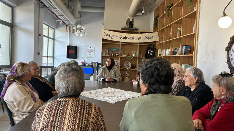 Kıymetli Büyüklerimiz, Yadigâr Kahvesi'nde “Nerede Kalmıştık? Şarkılarla Geçmişe Yolculuk” Programında Buluştu