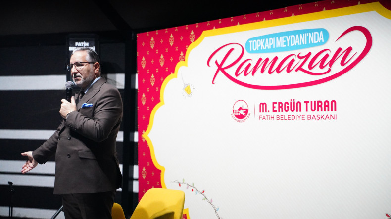 Topkapı Kaleiçi Meydanı'nda Ramazan Akşamları Devam Ediyor: Vatandaşlarımız Prof. Dr. Mustafa Karataş Söyleşisinde Buluştu