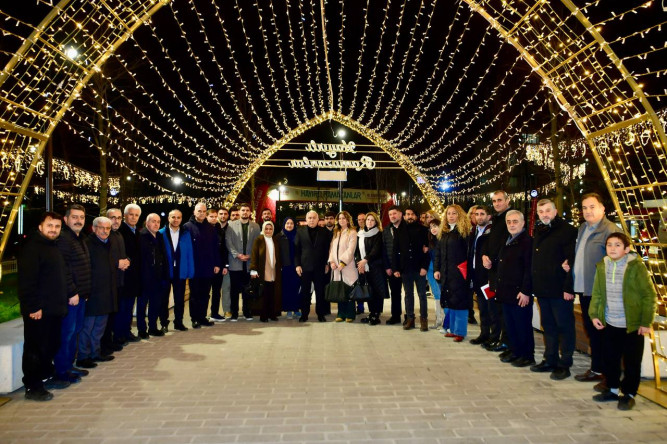 Başkan Turan, Topkapı Kaleiçi Meydanımızdaki Ramazan Akşamlarının Bereketini Hemşehrileriyle Paylaştı