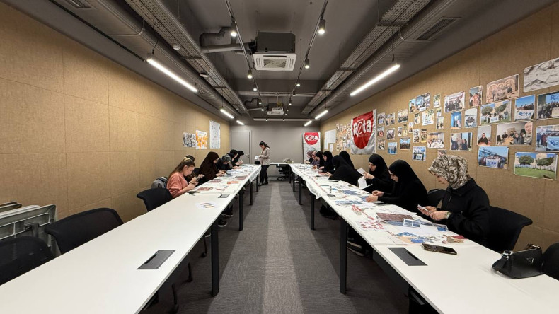 Vatan Kütüphanemizdeki Ramazan Kolaj Programında Vatandaşlarımız Ramazan'ın Manevî Değerlerini Sanatsal Kolaj Çalışmalarıyla Yansıttı