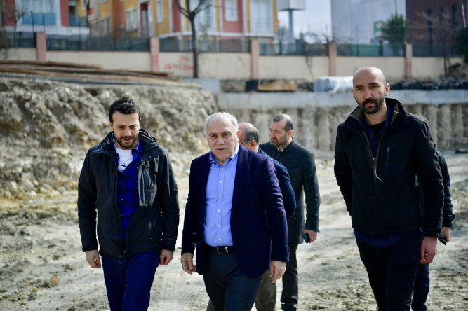 Başkan Turan, Atılgan Sitesi'nde Başlayan Kentsel Dönüşüm ve Temel Atma Sürecini Yerinde İnceledi