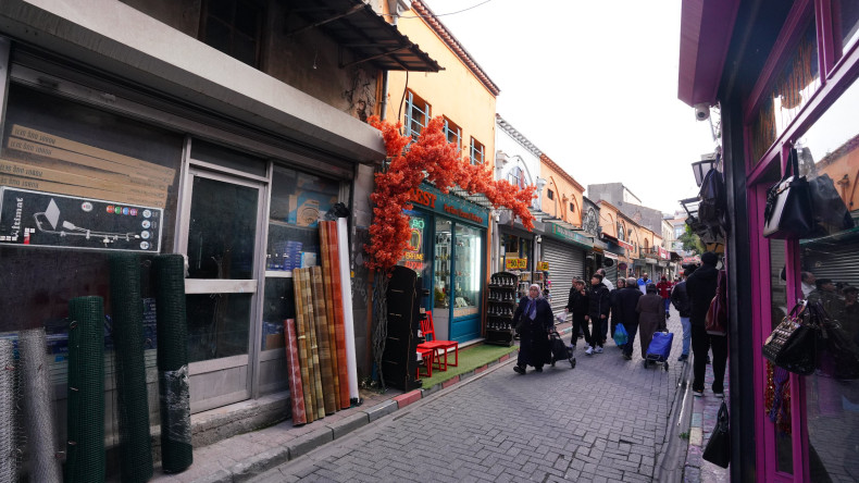 Ayvansaray'da Lavanta Sokak ve Leblebiciler Sokak'ta Cephe Rehabilitasyon Çalışmalarımız Devam Ediyor