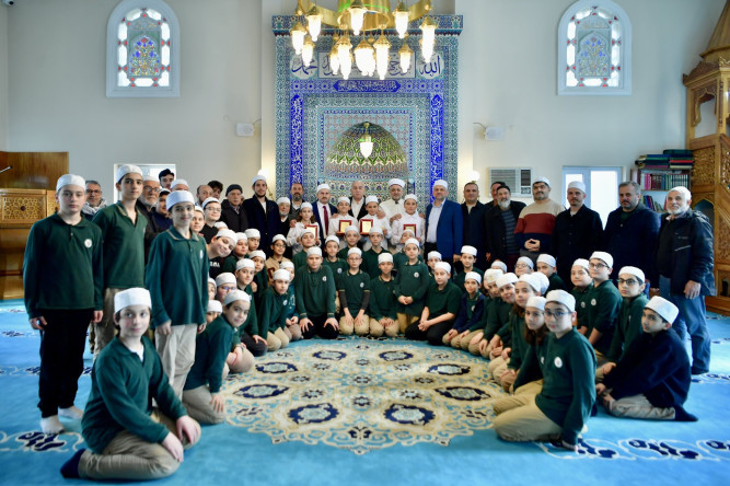 Başkan Turan, Sinan Ağa Camii Kur'an Kursu'nda Hafızlığını Tamamlayan Öğrencilerimizin İcazet Merasimine Katıldı