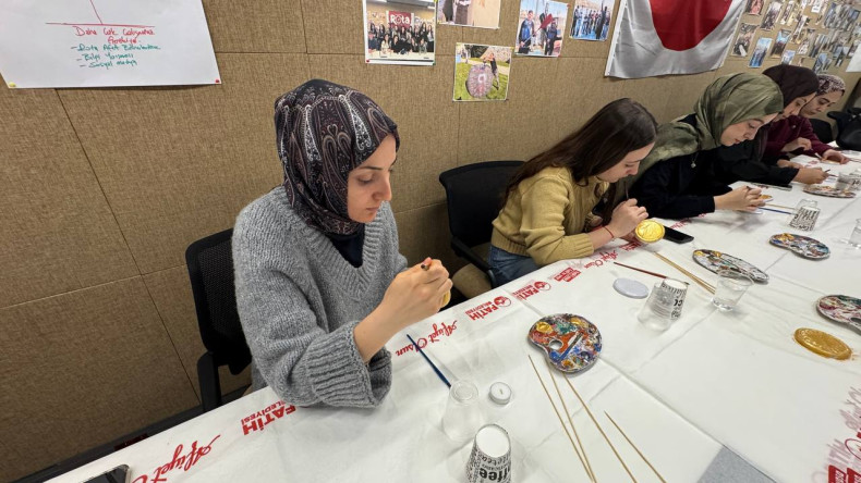 Vatan Kütüphanemizde Ramazan'ın Manevî İklimini Yansıtan Geri Dönüşüm Kandilleri Hazırlandı