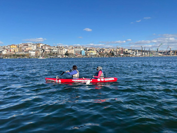 Ailelerimiz, Fatih Belediyesi Kano ve Kürek Sporları Merkezi'nde Düzenlenen “Ailemle Kano” Etkinliğinde Suyla Buluştu