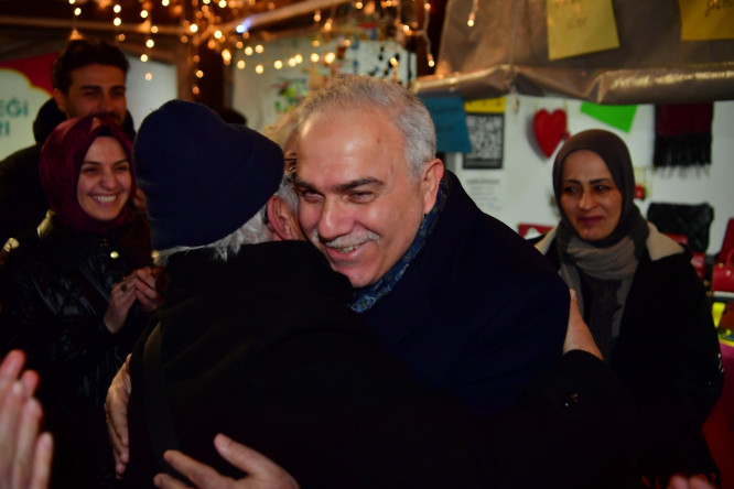 Başkan Turan, Topkapı Kaleiçi Meydanımızdaki Ramazan Akşamlarında Hemşehrilerimizle Buluşarak Mübarek Ayın Bereketini Paylaştı