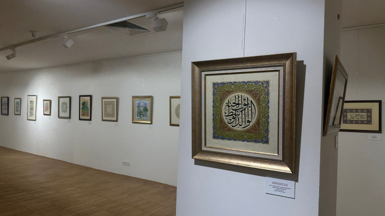 Kadırga'da Ailenin Kalbi Anne Sergisi Devam Ediyor: Prof. Dr. Nil Sarı, Gaye Özen ve Emel Duan'ın Yorumlarıyla Türk Bezeme Sanatları