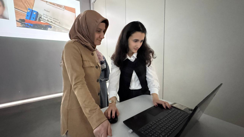 Fatih Belediyesi'nden Kültür Gezisi: İstanbul Modern ve “Kelimeler ve Algoritmalar” Programı