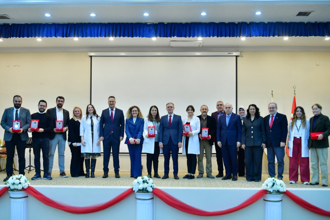 Başkan Turan, İstanbul Eğitim ve Araştırma Hastanesi'nde Düzenlenen 14 Mart Tıp Bayramı Programında Sağlık Çalışanlarıyla Bir Araya Geldi