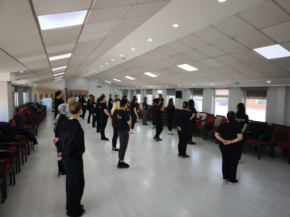 Geleneksel Ezgiler, KARINCA El Emeği Eğitim Birimimizin Halk Müziği Koro Eğitimleri ile Buluşuyor