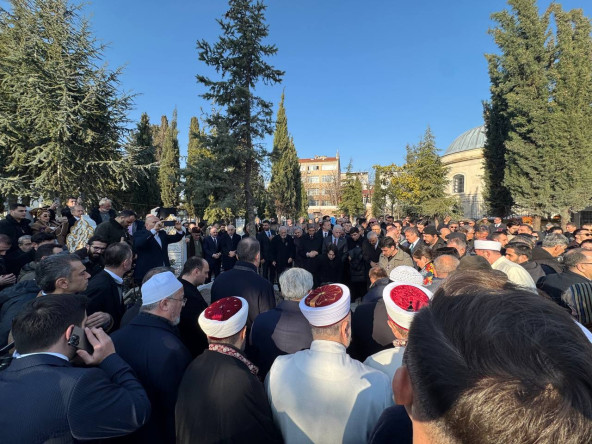 Başkan Turan, Fatih Camii'nde Kılınan Cenaze Namazının Ardından Prof. Dr. İlber Ortaylı İçin Taziyelerini Paylaştı