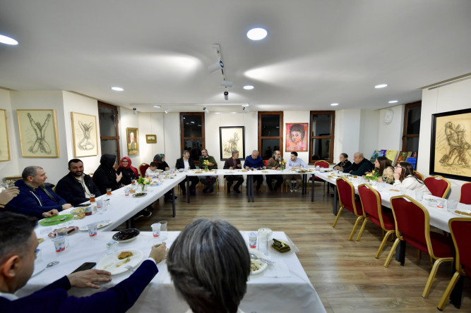 Başkan Turan, Ayvansaray'da Ressamlarımız İlhami Atalay ve Cemal Toy ile Eğitmenler ve Öğrencilerimizle İftar Sofrasında Buluştu