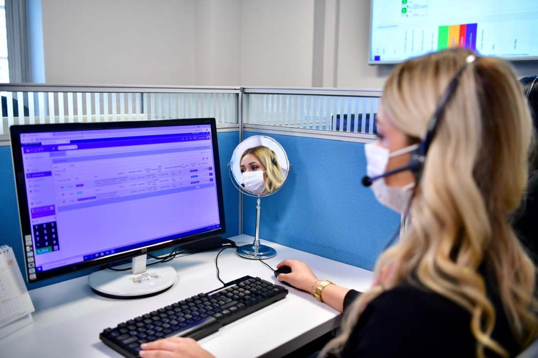 FABİM'e Gelen Telefonu Başkan Turan Açtı haberi