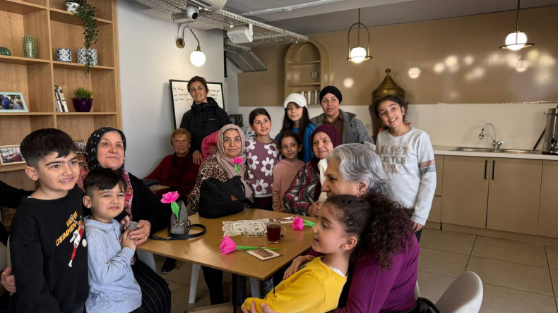 Yadigâr Kahvesi'nde Yaşlılara Saygı Haftası'nda FANÇO Öğrencilerimiz Büyüklerimizi Ziyaret Ederek Hazırladıkları Hediyeleri Takdim Etti