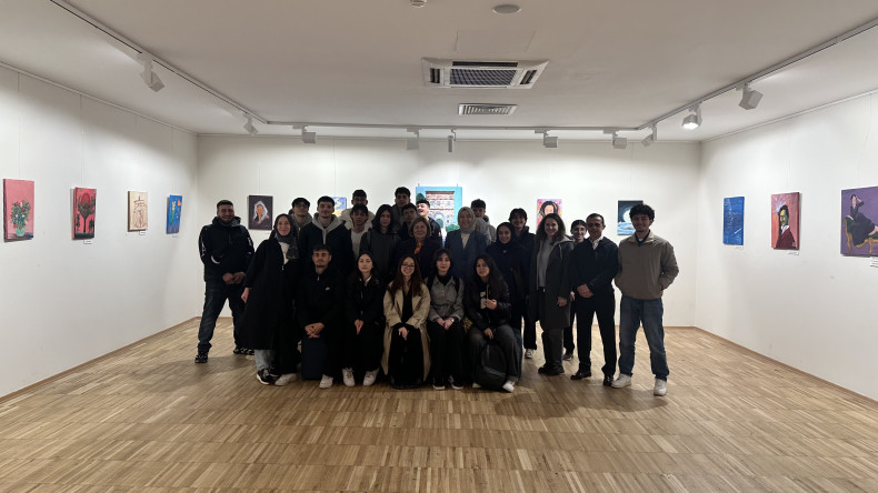 Kadırga Sanat Galerileri Genç Salon Projesi'nde Kadırga Mesleki ve Teknik Anadolu Lisesi Öğrencilerinden “Renkli İzler” Resim Sergisi