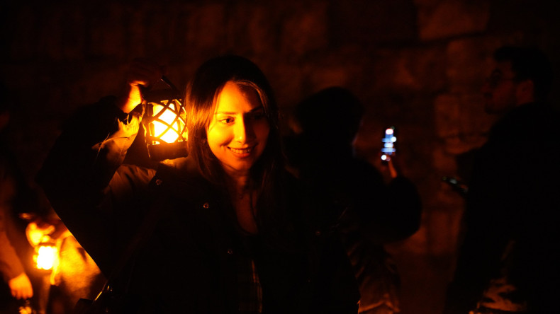 Dolunayın Işığında Fenerlerle Keşif: Yedikule Hisarı'nda Tarihî Gece Turu