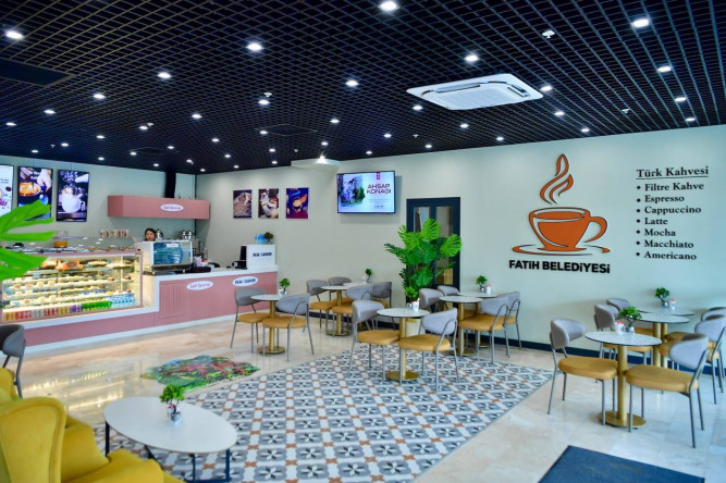 Başkan Turan, Edirnekapı Kahvehane'de Hemşehrileriyle Buluştu