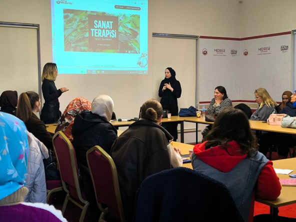 Sanatla İçsel Yolculuk Başladı: Medrese Davutpaşa'da Sanat Terapisi Programı