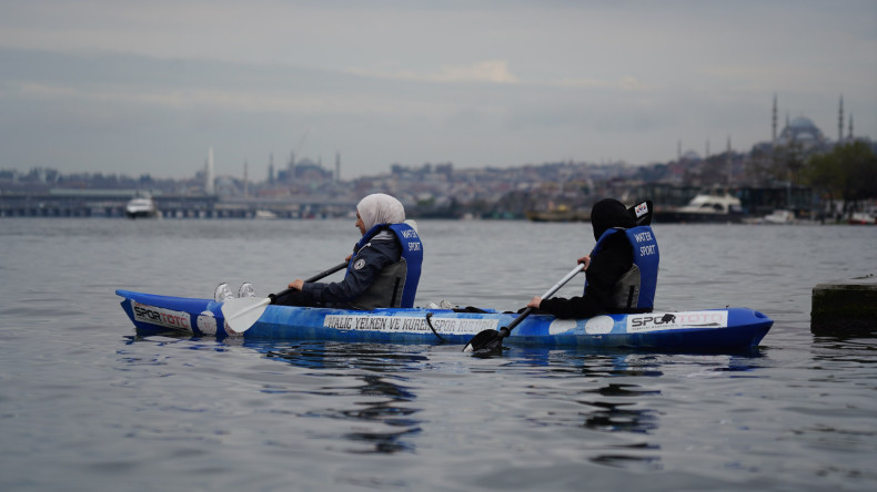 Ailelerimiz, Fatih Belediyesi Kano ve Kürek Sporları Merkezi'nde Düzenlenen “Ailemle Kano” Etkinliğinde Suyla Buluştu