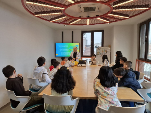 Bilim Fatih'te LEGO Spike ile Robotik Tasarım ve Kodlama Programı