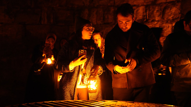 Ay Işığında Tarihî Bir Gece: Yedikule Hisarı'nda Fener Eşliğinde Yolculuk