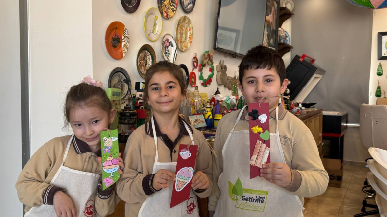 Öğrencilerimiz, 1. Sınıf Atık Getirme Merkezi'nde Çevreye Duyarlılık Kazanıyor