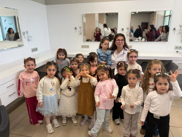 KARINCA El Emeği Eğitim Birimimizin Genç KARINCA Projesiyle Fındıkzade'de Saç Örgüsü Atölyesi