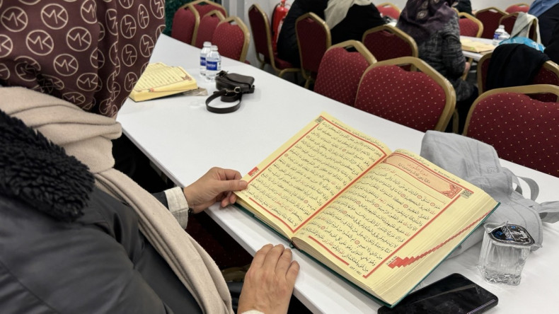 Fatih'te Cuma Sohbetleriyle Manevi Buluşmalar: Halkla İlişkiler Ofisimiz Kadınlara Yönelik Programlarını Sürdürüyor