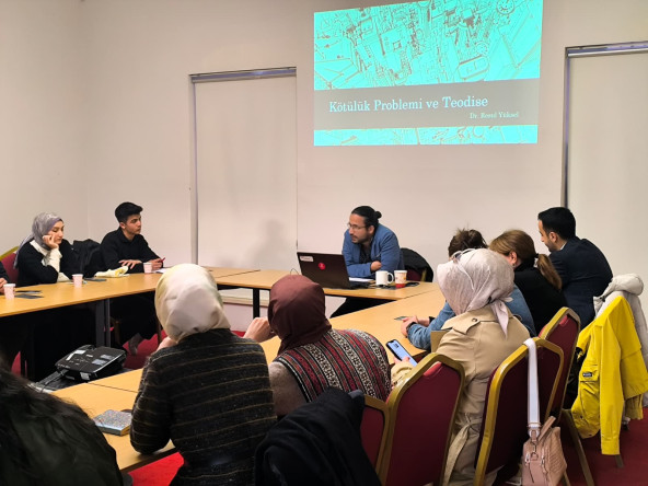 Medrese Davutpaşa'da Din Felsefesinin Temel Meselesi Kötülük Problemi Ele Alındı