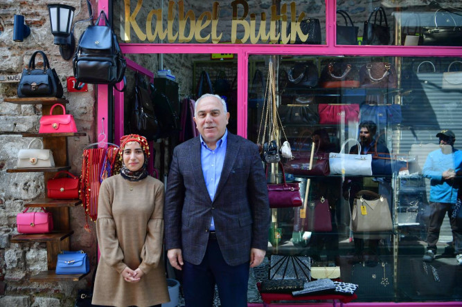 Başkan Turan, Balat'ta Leblebiciler ve Lavanta Sokaklarında Esnaf ve Hemşehrileriyle Buluştu