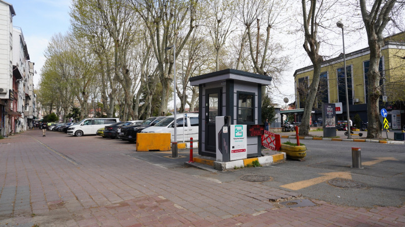 27. Otoparkımız Kadırga Otoparkı Hizmetinizde: Bölgeye Güvenli Park Alanı