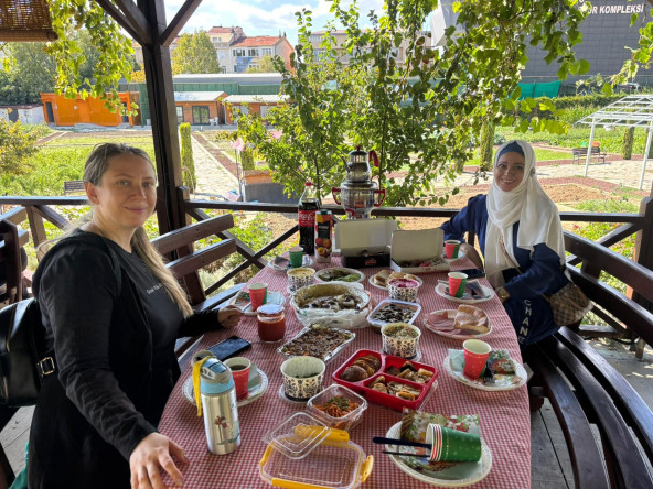 Yedikule Bahçe'de Piknik Keyfi Devam Ediyor