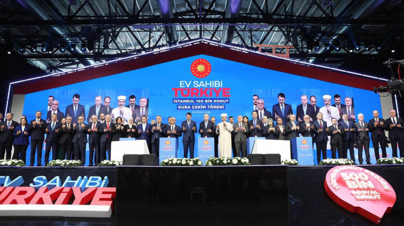 Cumhurbaşkanımız Sayın Recep Tayyip Erdoğan'ın Teşrifleriyle Yüzyılın Konut Projesi'nde İstanbul'da 100 Bin Konutun Kura Çekimi Gerçekleşti