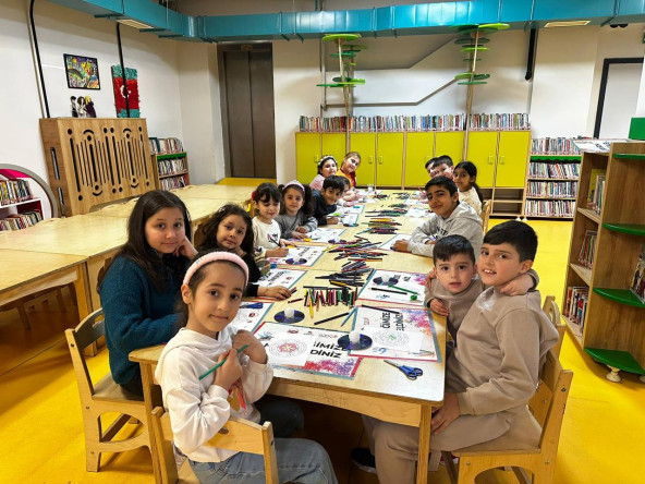 Kariye Çocuk Kütüphanemizde Minik Eller Geri Dönüşümle Topaçlarını Hazırladı, Öğrenirken Oynadı