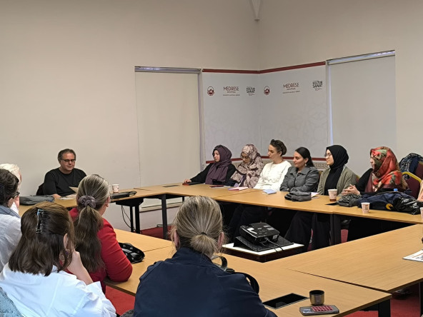 Medrese Davutpaşa'da Kurmacadan Editöryal Sürece Öykü Yazarlığı