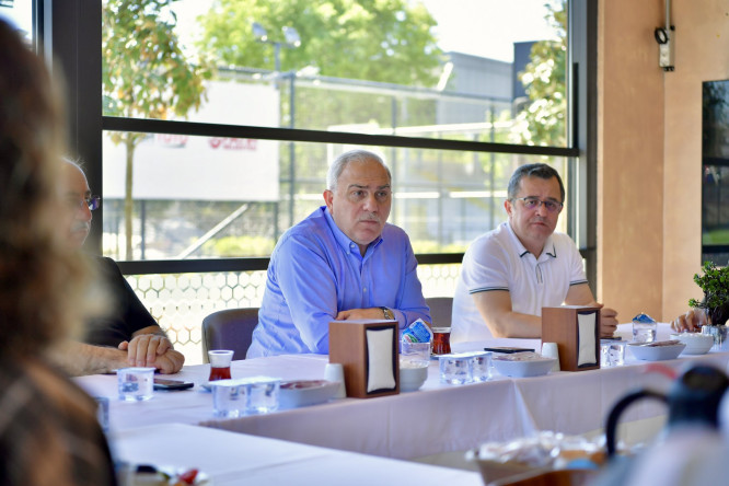Başkan Turan, Hizmet Süreçleri ve Saha Çalışmalarını Değerlendirmek Üzere Belediye Yönetimiyle Bir Araya Geldi