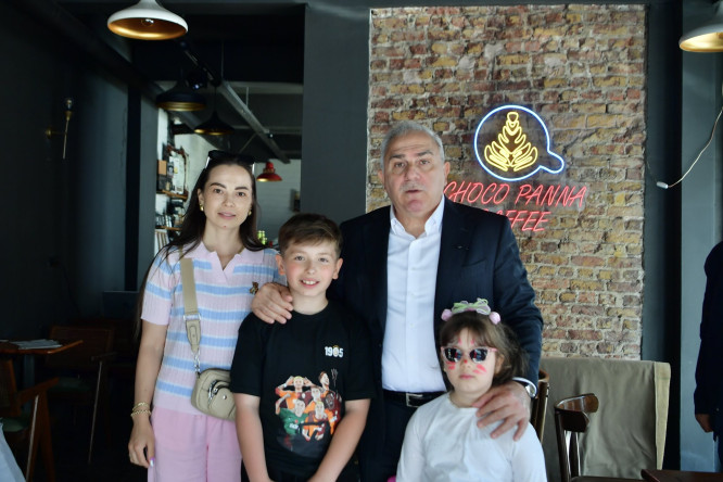 Başkan Turan, Kocamustafapaşa Mahallemizde Hemşehrileriyle Buluştu