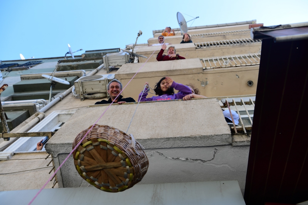 Fatih'in Sokaklarında Bayram Coşkusu haberi