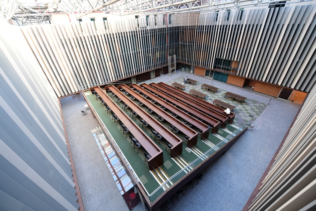 Fatih Merkez Kütüphanesi'nin Raflarına İlk Kitap Yerleştirildi haberi