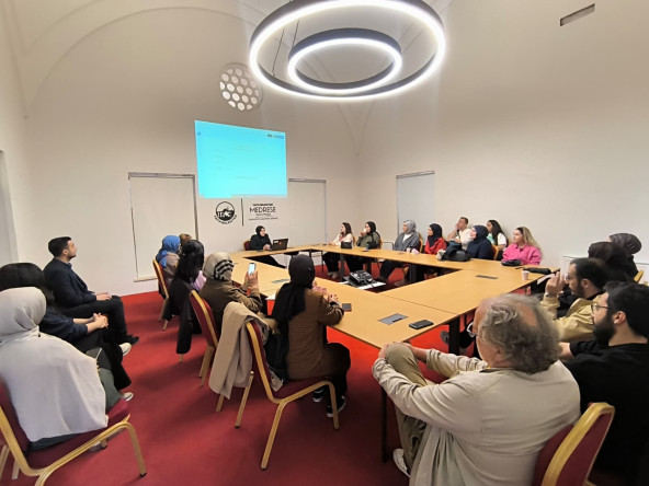 Medrese Davutpaşa'da Çocukluktan Yetişkinliğe Uzanan Yolculuk Konuşuldu