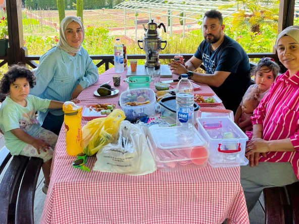 Yedikule Bahçe'de Piknik Keyfi Devam Ediyor