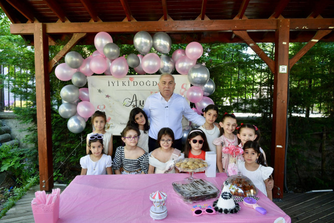 Başkan Turan, Yedikule Bahçe'de Hemşehrileriyle Buluştu