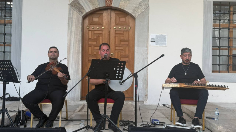 Medrese Davutpaşa'da Avluda Meşk Akşamlarımız Devam Ediyor
